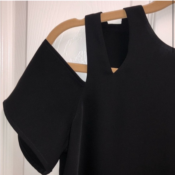 Cooper and Ella off the shoulder top - Picture 3 of 5